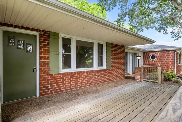 1720 Duke Loop, Dickson, TN 37055