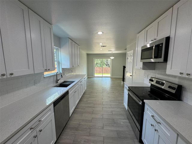 4720 Evening View Drive, Granbury, TX 76048