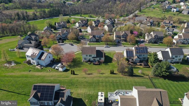 815 EDGEWORTH CT, Red Lion, PA 17356