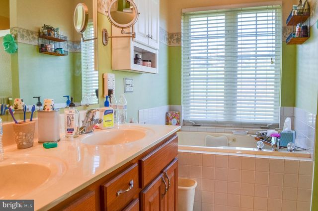 815 EDGEWORTH CT, Red Lion, PA 17356