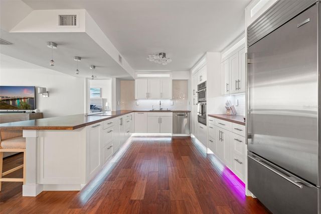 500 TREASURE ISLAND CAUSEWAY 308, Treasure Island, FL 33706