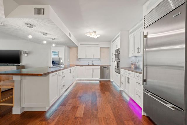 500 TREASURE ISLAND CAUSEWAY 308, Treasure Island, FL 33706