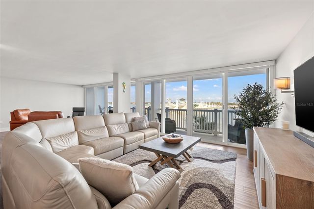 500 TREASURE ISLAND CAUSEWAY 308, Treasure Island, FL 33706