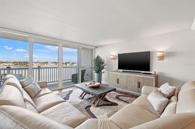 500 TREASURE ISLAND CAUSEWAY 308, Treasure Island, FL 33706