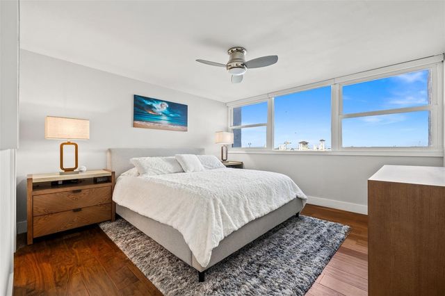 500 TREASURE ISLAND CAUSEWAY 308, Treasure Island, FL 33706