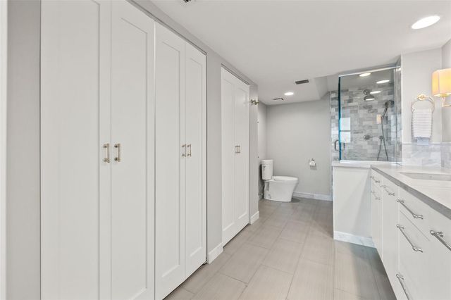 500 TREASURE ISLAND CAUSEWAY 308, Treasure Island, FL 33706