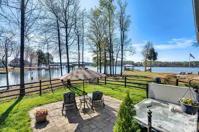 6511 Songbird Lane, Denver, NC 28037