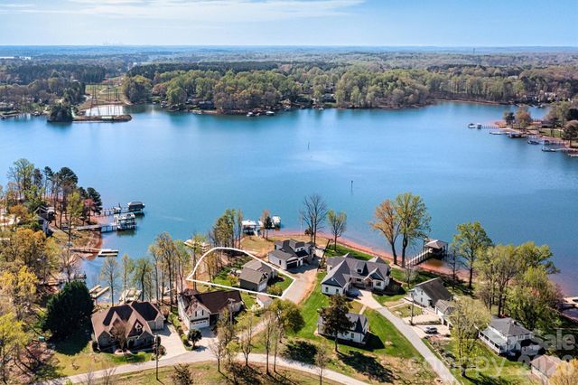 6511 Songbird Lane, Denver, NC 28037