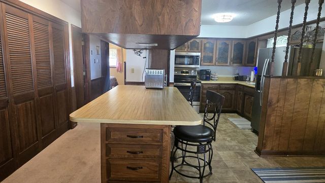 25300 S 608 Lane, Grove, OK 74344