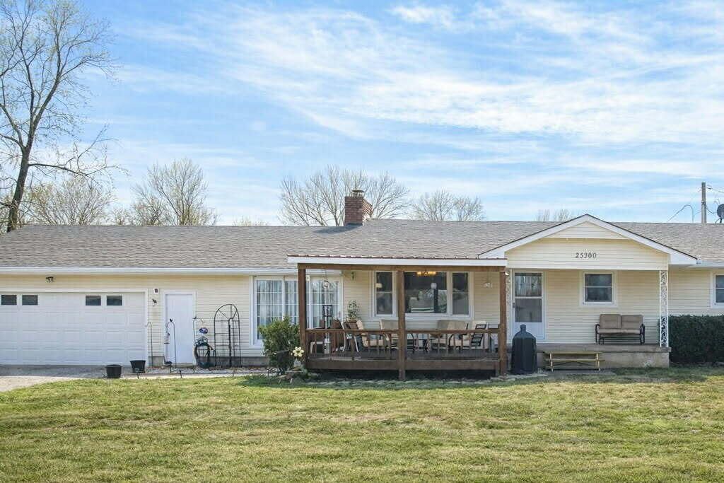 25300 S 608 Lane, Grove, OK 74344