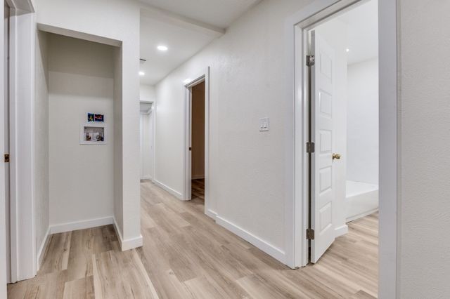 6808 Wofford Avenue, Dallas, TX 75227