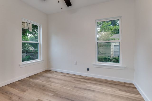 6808 Wofford Avenue, Dallas, TX 75227