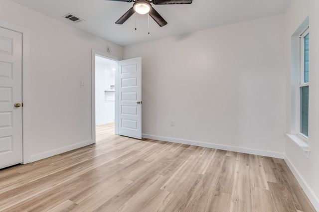 6808 Wofford Avenue, Dallas, TX 75227