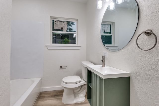 6808 Wofford Avenue, Dallas, TX 75227