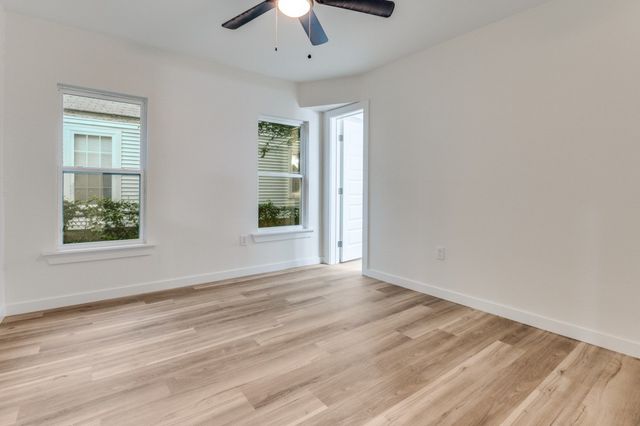 6808 Wofford Avenue, Dallas, TX 75227