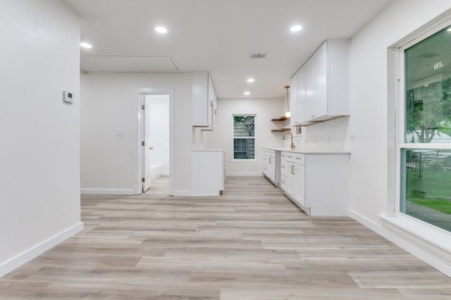 6808 Wofford Avenue, Dallas, TX 75227