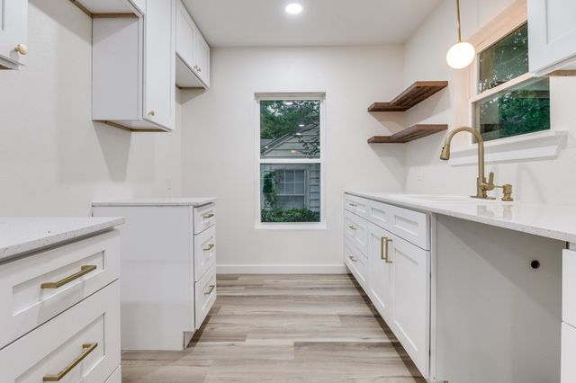 6808 Wofford Avenue, Dallas, TX 75227