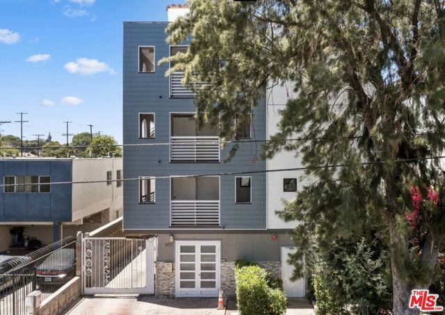 6815 Baird Avenue 2, Reseda (los Angeles), CA 91335