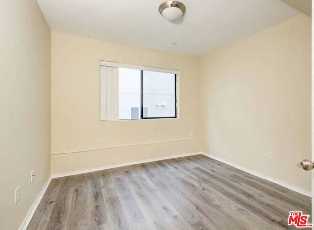 6815 Baird Avenue 2, Reseda (los Angeles), CA 91335