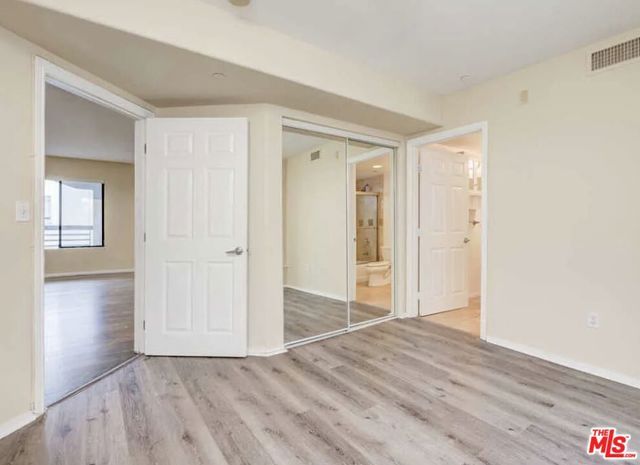 6815 Baird Avenue 2, Reseda (los Angeles), CA 91335
