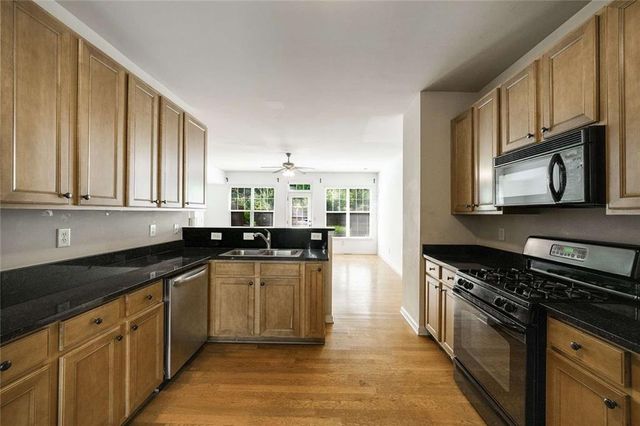 1798 Oakbrook Lane NW 8, Kennesaw, GA 30152