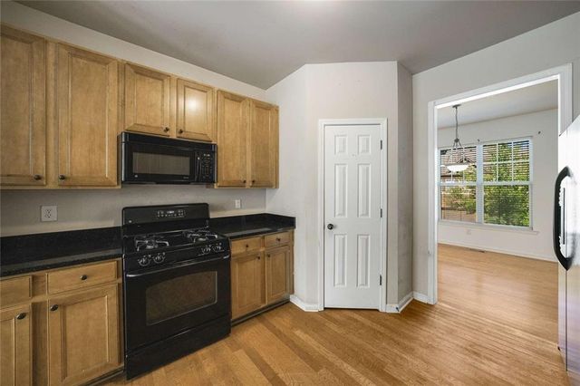 1798 Oakbrook Lane NW 8, Kennesaw, GA 30152