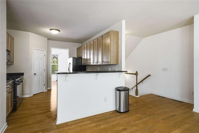 1798 Oakbrook Lane NW 8, Kennesaw, GA 30152