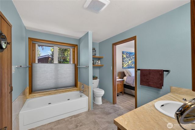 421 Umatilla Drive, La Conner, WA 98257