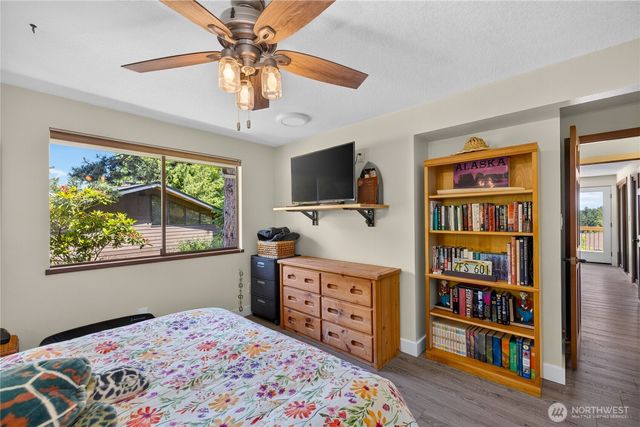 421 Umatilla Drive, La Conner, WA 98257