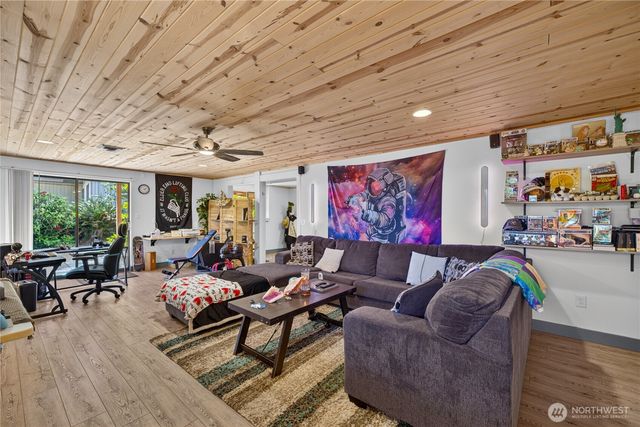 421 Umatilla Drive, La Conner, WA 98257