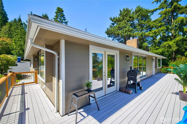 421 Umatilla Drive, La Conner, WA 98257