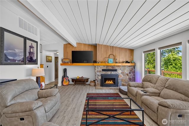 421 Umatilla Drive, La Conner, WA 98257