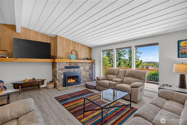 421 Umatilla Drive, La Conner, WA 98257