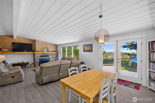 421 Umatilla Drive, La Conner, WA 98257