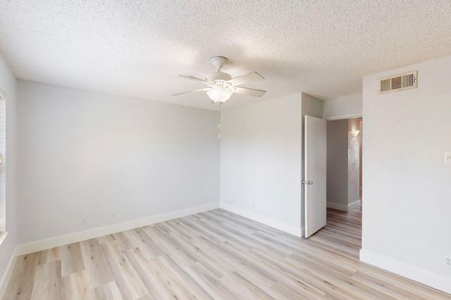 846 Creekside Drive, Lewisville, TX 75067