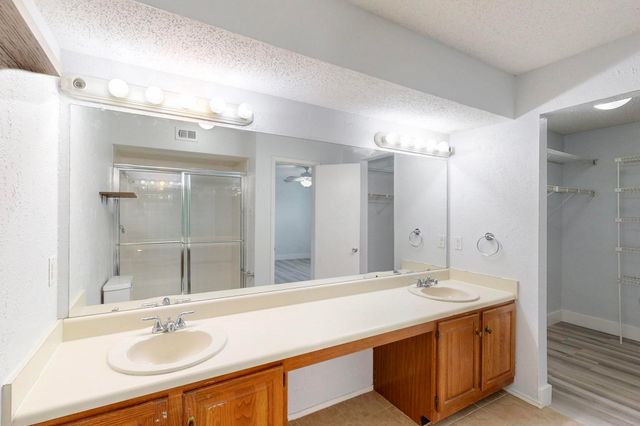 846 Creekside Drive, Lewisville, TX 75067
