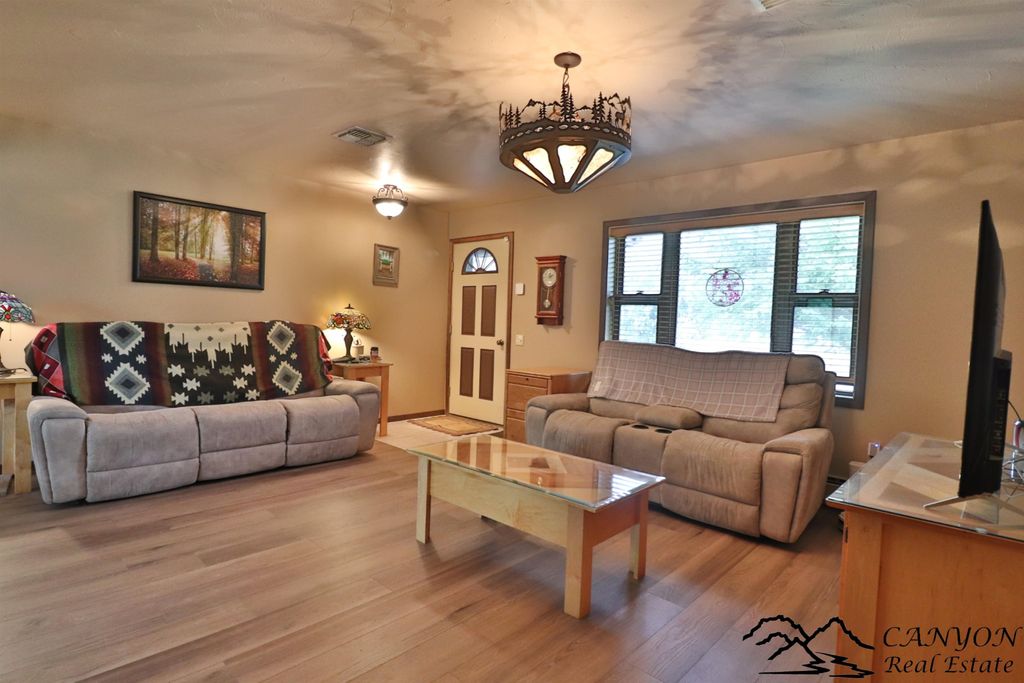 2120 Southfork St, Cody, WY 82414 photo 2