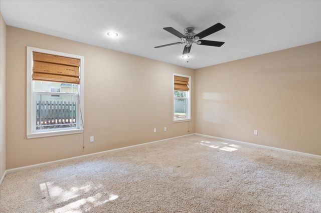 400 N VILLAGE CIR, Columbia, MO 65203