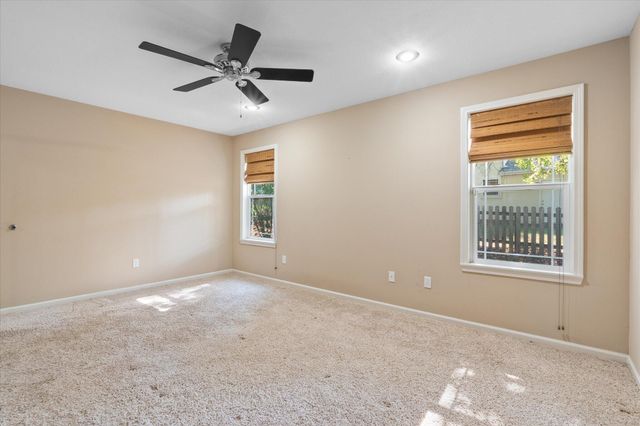 400 N VILLAGE CIR, Columbia, MO 65203