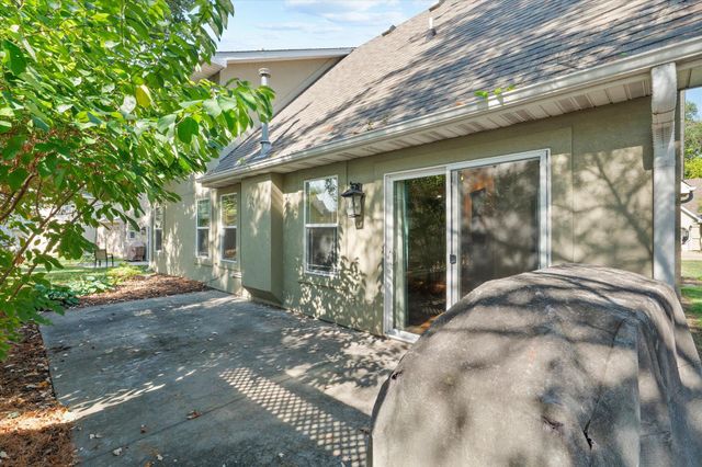 400 N VILLAGE CIR, Columbia, MO 65203