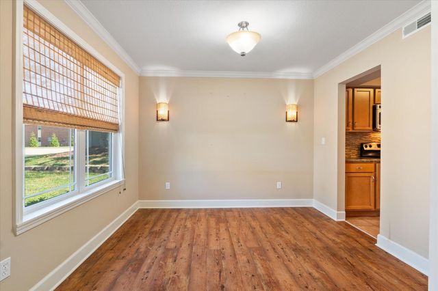 400 N VILLAGE CIR, Columbia, MO 65203