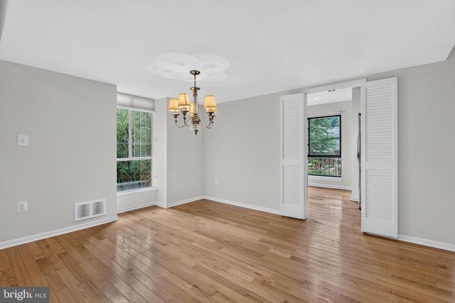 9217 THREE OAKS DR, Silver Spring, MD 20901