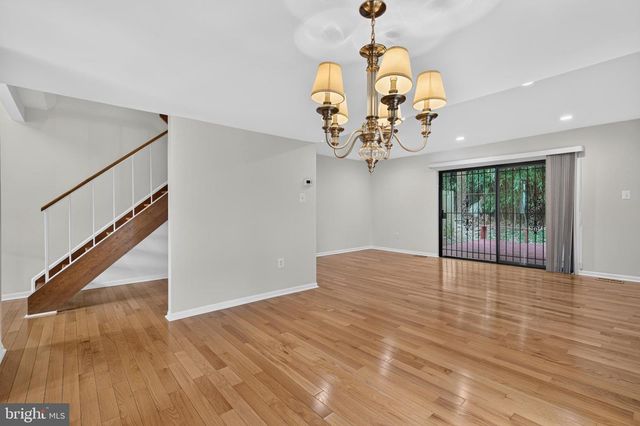 9217 THREE OAKS DR, Silver Spring, MD 20901