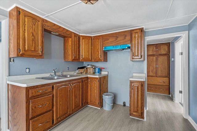 1833 N CHARLOTTE STREET, Appleton, WI 54911