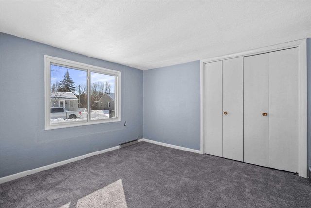 1833 N CHARLOTTE STREET, Appleton, WI 54911