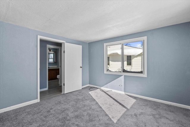 1833 N CHARLOTTE STREET, Appleton, WI 54911