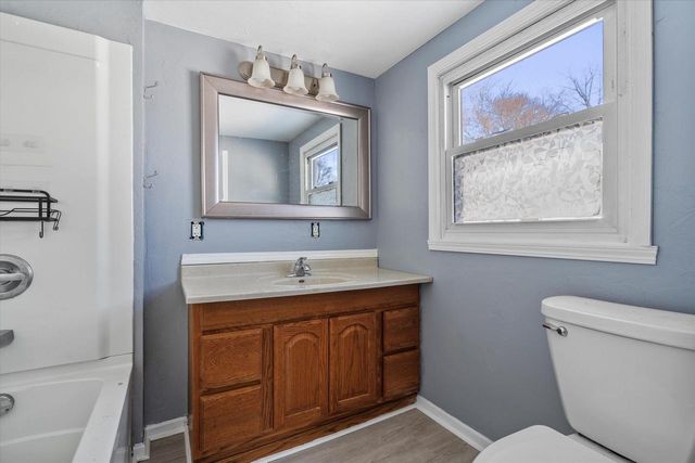 1833 N CHARLOTTE STREET, Appleton, WI 54911