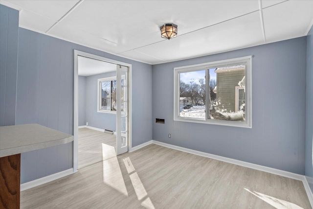 1833 N CHARLOTTE STREET, Appleton, WI 54911