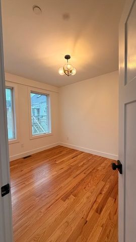 97 Condor Street 2, Boston, MA 02128