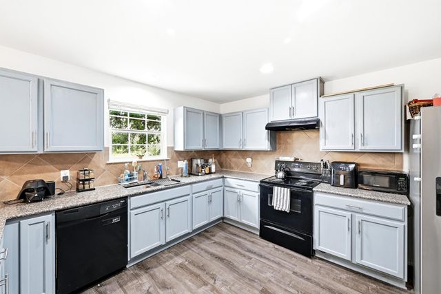 6000 Toye DR, Del Valle, TX 78617